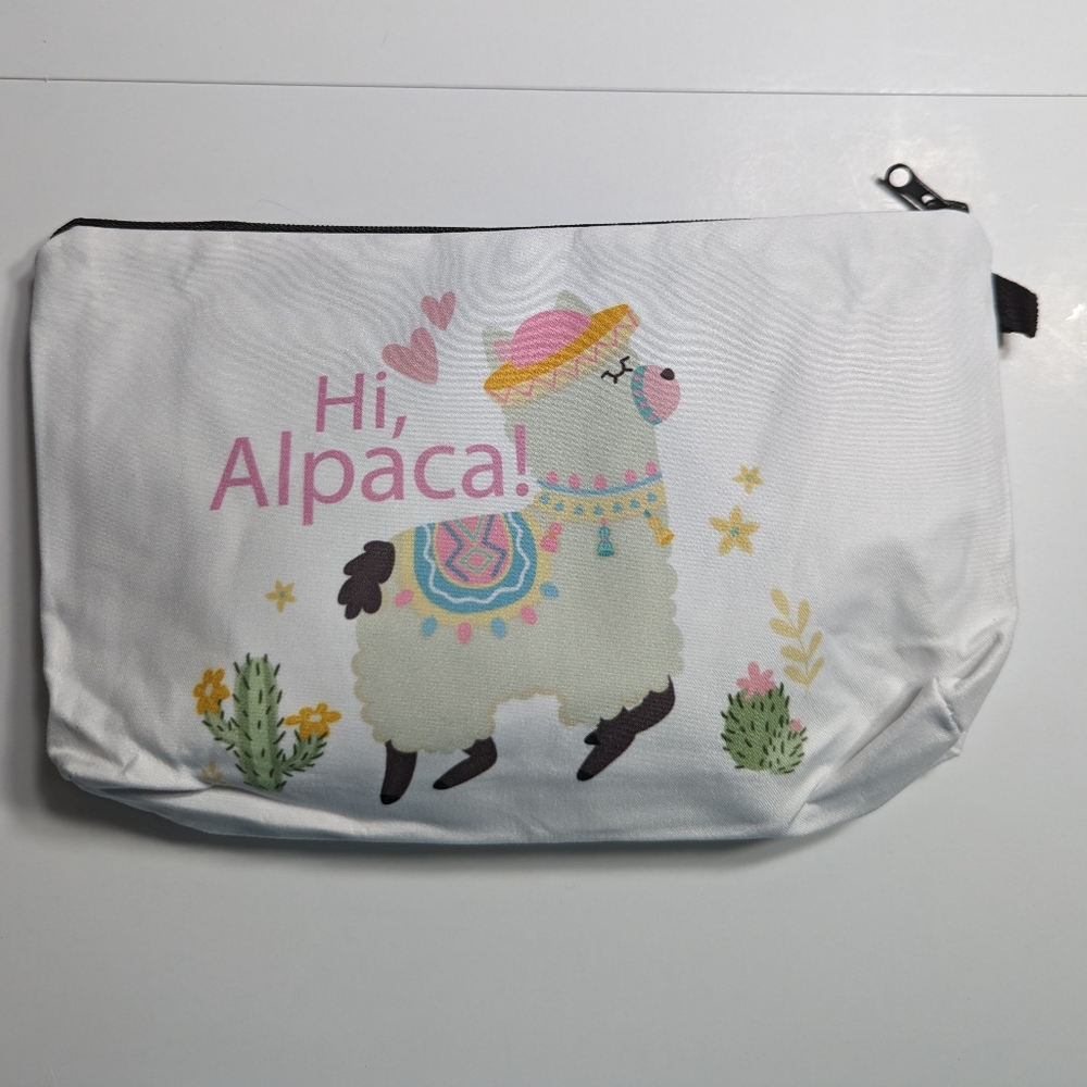 Cosmetic bag Alpaca design